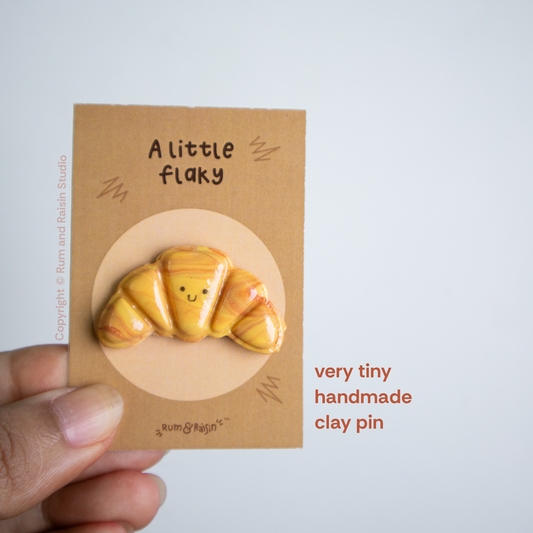 Croissant: Pin